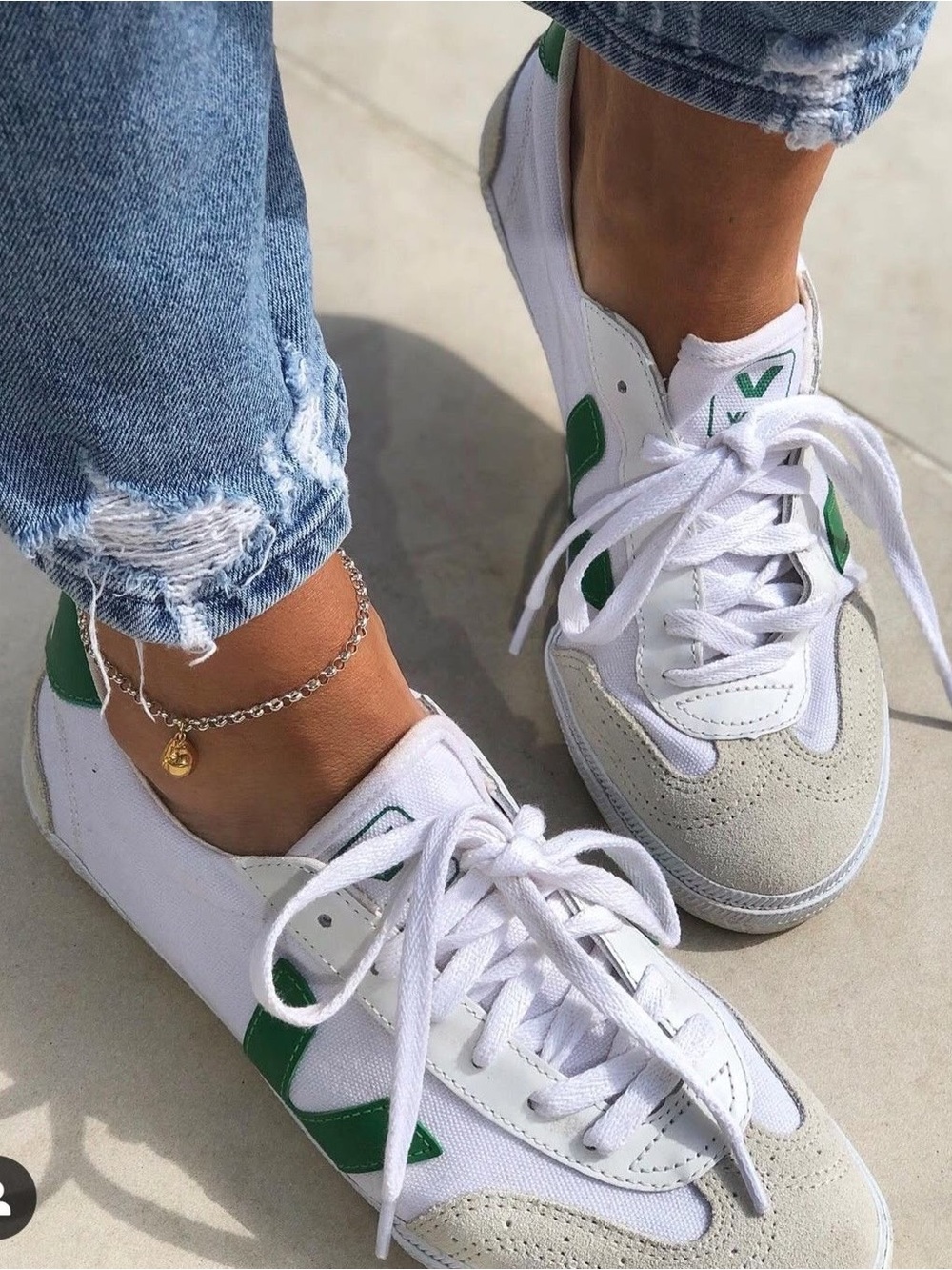 Veja Volley Canvas White/ Emeraude Low Top Sneakers - Picture 4 of 14